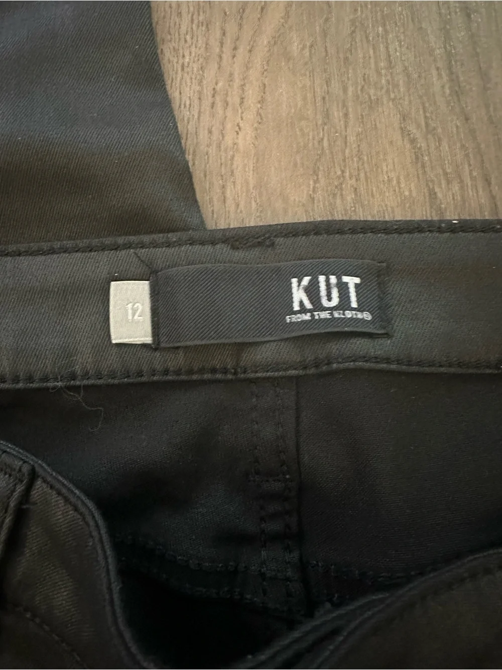 Kut from the Kloth Vegan Leather Skinny/Straight Jeans in a Size 12